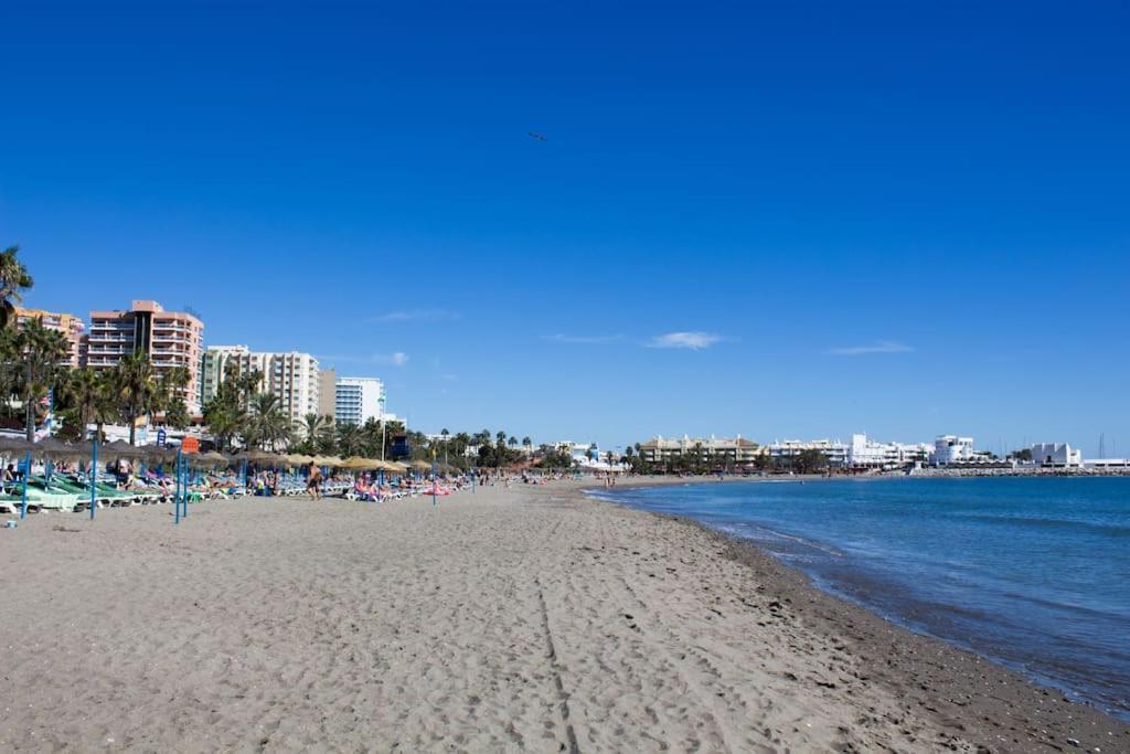 Benalroma Spacious Apartment 50 Mt From The Beach Benalmádena Eksteriør bilde